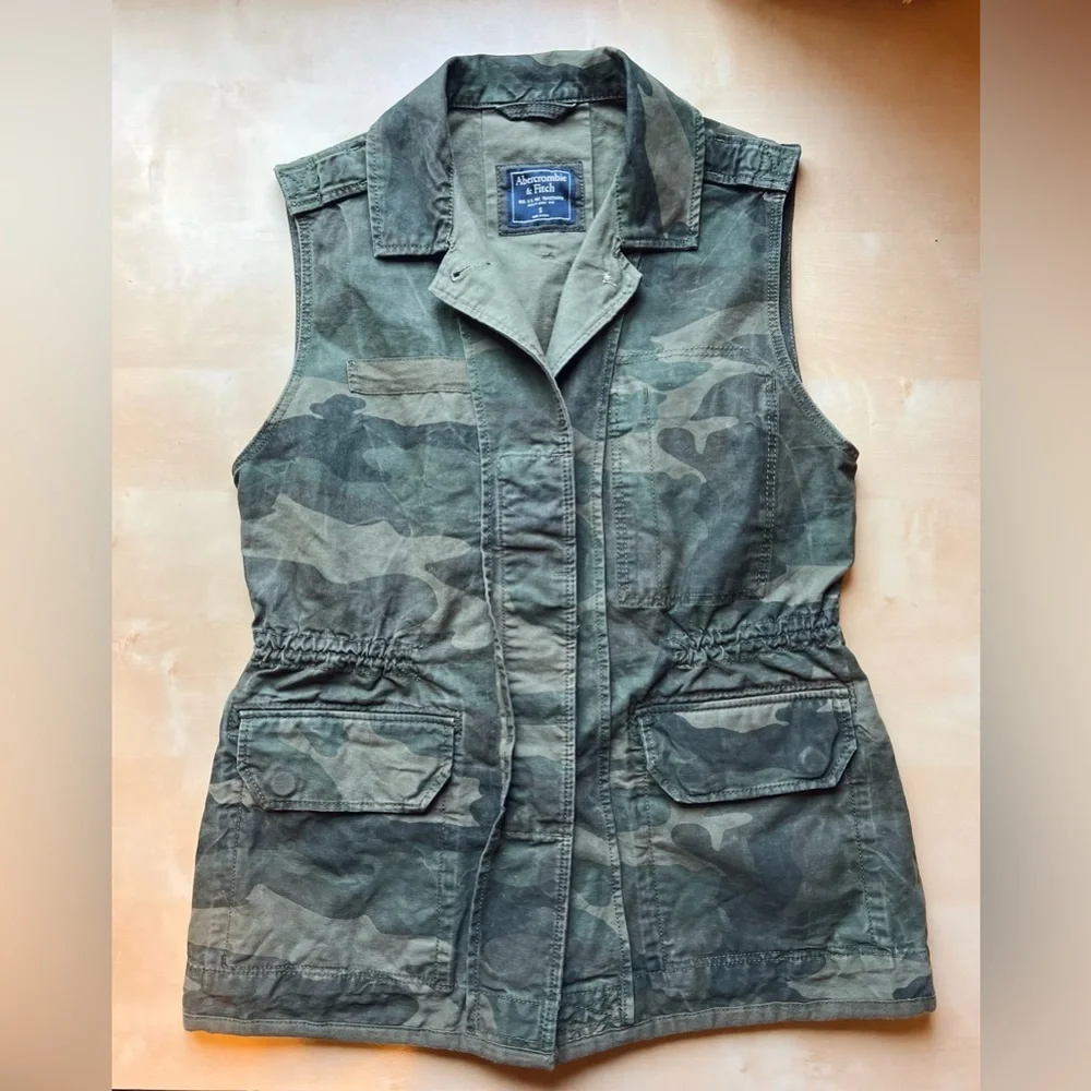 Abercrombie & Fitch Olive Green Army Camouflage Military Utility Vest size small - Picture 3 of 8